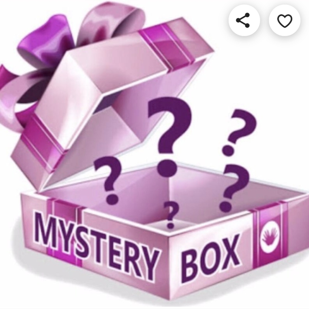 8 items mystery beauty box , skincare and makeup